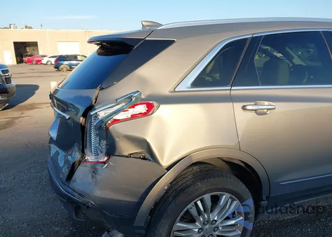 2019 Cadillac Xt5 Premium Luxury z USA, uszkodzony, nr VIN 1GYKNERS2KZ212967